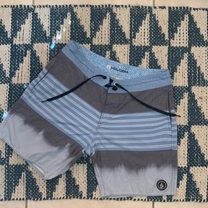 Volcom cruising shorts 30